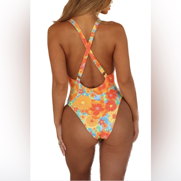 KULANI KINIS
Adjustable Cross Back One Piece Size M $112 - Picture 3 of 8